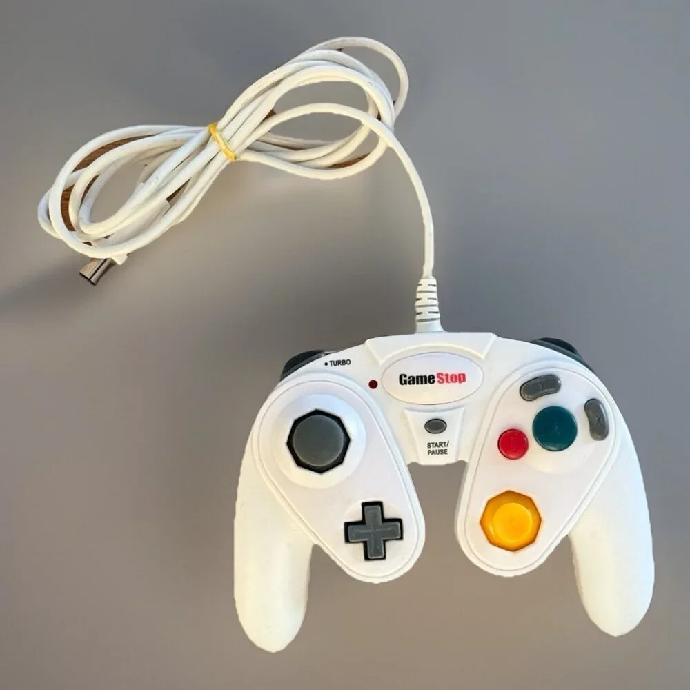 Game Stop G3 Pelican Wired Turbo Controller for Nintendo Game Cube & Wii – White